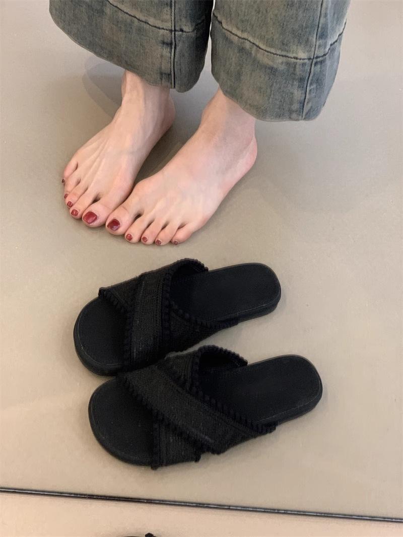 Flat sandals girl 2025 new summer retro ethnic fairy evening breeze bohemian beach outside slippers 35 чёрный
Flat sandals girl 2025 new summer retro ethnic fairy evening breeze bohemian beach outside slippers 35 чёрный