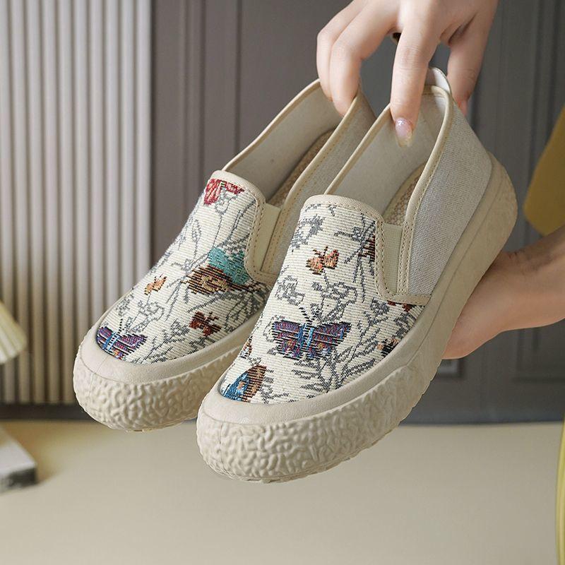 New Chinese canvas shoes new fashion casual one-pedal cloth shoes women breathable ethnic style embroidered flower shoes 36
New Chinese canvas shoes new fashion casual one-pedal cloth shoes women breathable ethnic style embroidered flower shoes 36