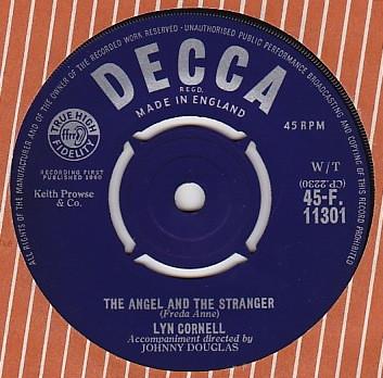 7inch Record LYNN CORNELL - The Angel And The Stranger 45F11301 Decca 1960 UK Pop Used
7inch Record LYNN CORNELL - The Angel And The Stranger 45F11301 Decca 1960 UK Pop Used