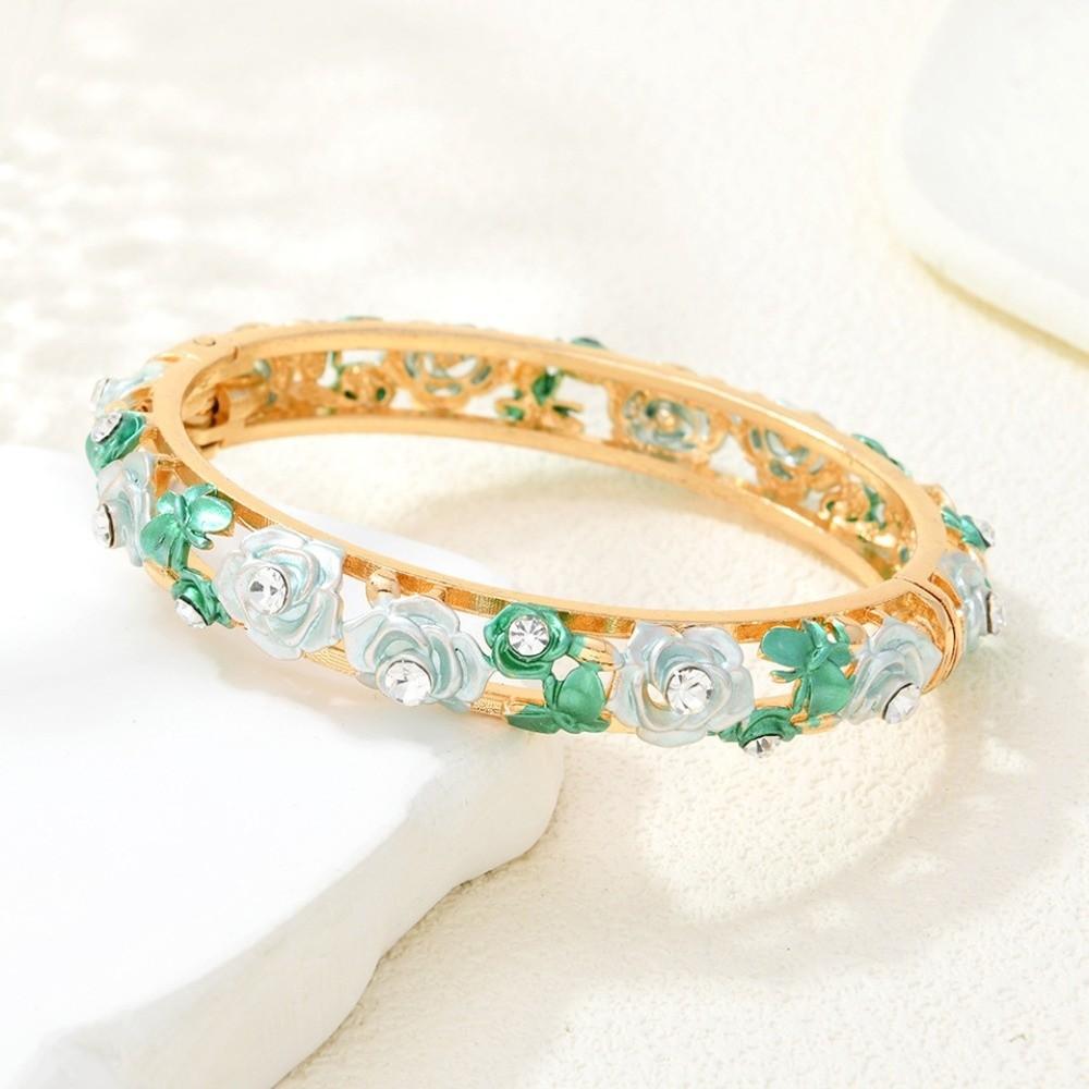 Vintage Hollow Out Flower Bracelet Traditional Women s Wrist Jewelry Filigree Enamel Bangle Party
Vintage Hollow Out Flower Bracelet Traditional Women s Wrist Jewelry Filigree Enamel Bangle Party