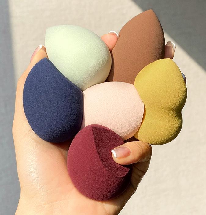 Hanru Jelly Party Makeup Sponge - Soft, Q-Elastic, Non-Latex Puff for Wet & Dry Use (Random Color)
Hanru Jelly Party Makeup Sponge - Soft, Q-Elastic, Non-Latex Puff for Wet & Dry Use (Random Color)