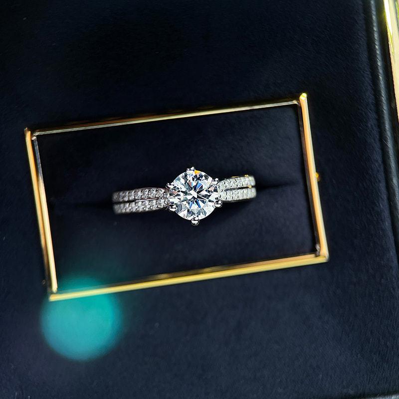 925 Sterling Silver Zircon Six-Claw Ring - Women s Fashion, Luxurious Design Size 9
925 Sterling Silver Zircon Six-Claw Ring - Women s Fashion, Luxurious Design Size 9