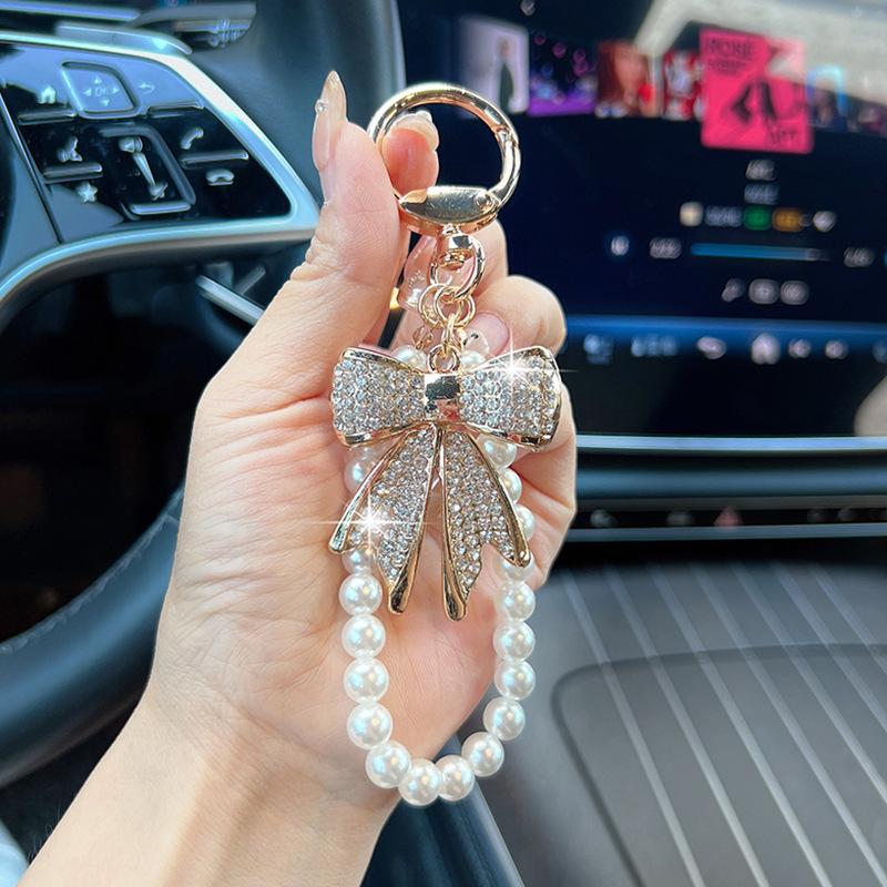 Luxury Bling Bow Keyring,Sparkling Rhinestone Bow Keychain Set,Crystal Bow Bag Charm with Opal Strap белый
Luxury Bling Bow Keyring,Sparkling Rhinestone Bow Keychain Set,Crystal Bow Bag Charm with Opal Strap белый