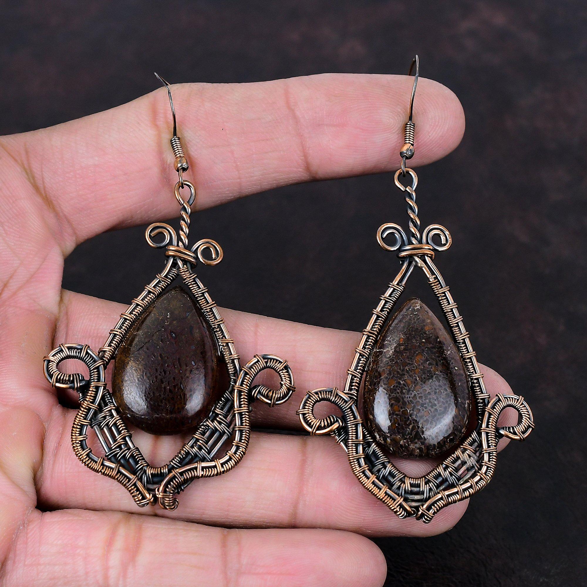 Серьги из кости динозавра, медные серьги, обернутые проволокой, ювелирные изделия из кости динозавра, настоящие серьги из драгоценных камней, серьги ручной работы, подарок для мамы, медные украшения
Серьги из кости динозавра, медные серьги, обернутые проволокой, ювелирные изделия из кости динозавра, настоящие серьги из драгоценных камней, серьги ручной работы, подарок для мамы, медные украшения