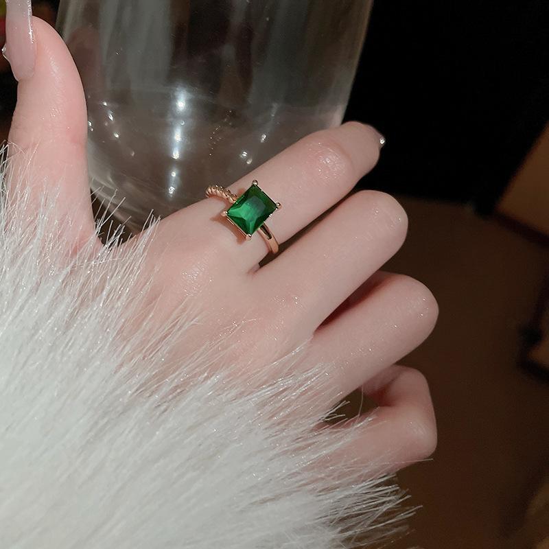 Позолочене ромбоподібне квіткове кільце з цирконами та бамбуковими з єднаннями, вишукане кільце на вказівний палець, ретро-прикраса
Позолочене ромбоподібне квіткове кільце з цирконами та бамбуковими з єднаннями, вишукане кільце на вказівний палець, ретро-прикраса