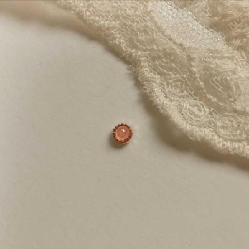Salicylic surgical piercing Bar length 4mm (+800 won)
Salicylic surgical piercing Bar length 4mm (+800 won)
