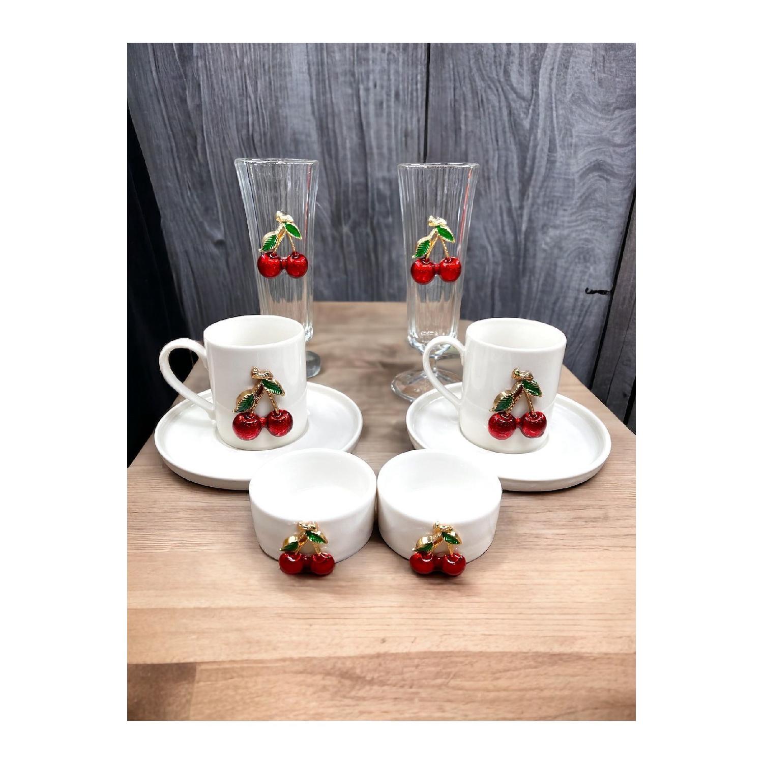 Set Of 2 Porcelain Cherry Cups And 2 Porcelain Cherry Turkish Delight Cups And 2 Glass Cups білий
Set Of 2 Porcelain Cherry Cups And 2 Porcelain Cherry Turkish Delight Cups And 2 Glass Cups білий