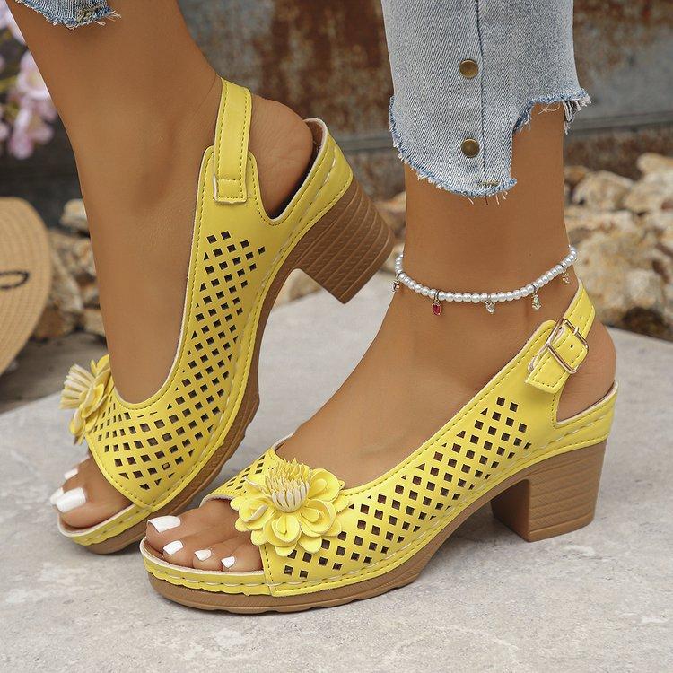 Spring and summer new high-heeled sandals with hollowed-out flower sandals fish mouth thick-heeled sandals 43 жовтий
Spring and summer new high-heeled sandals with hollowed-out flower sandals fish mouth thick-heeled sandals 43 жовтий