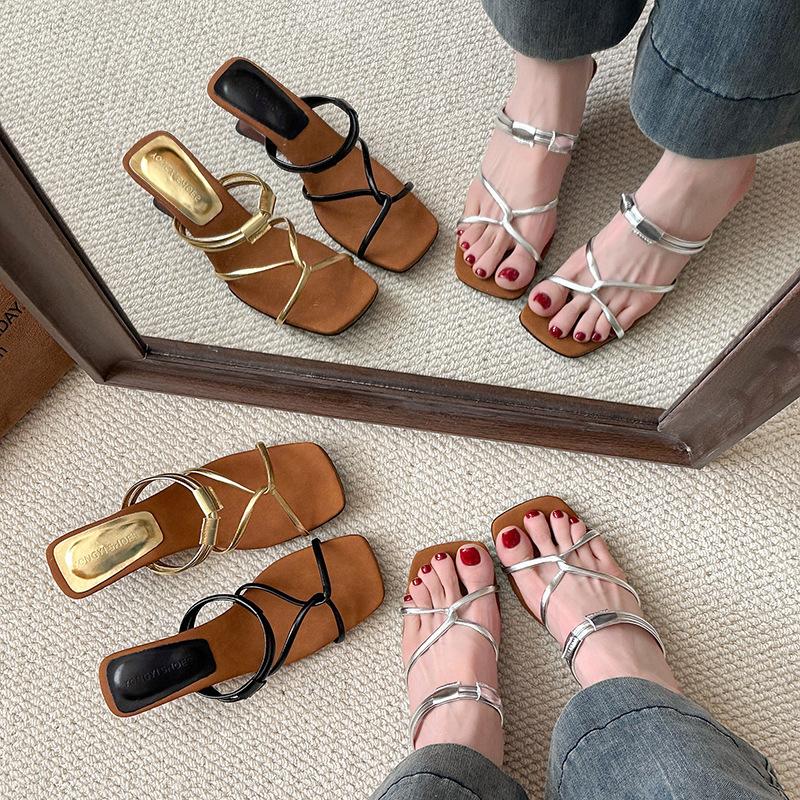 2025 new thick heel cross-strap two wear sandals women s summer wear temperament beautiful French one-word slippers 35 золотой
2025 new thick heel cross-strap two wear sandals women s summer wear temperament beautiful French one-word slippers 35 золотой