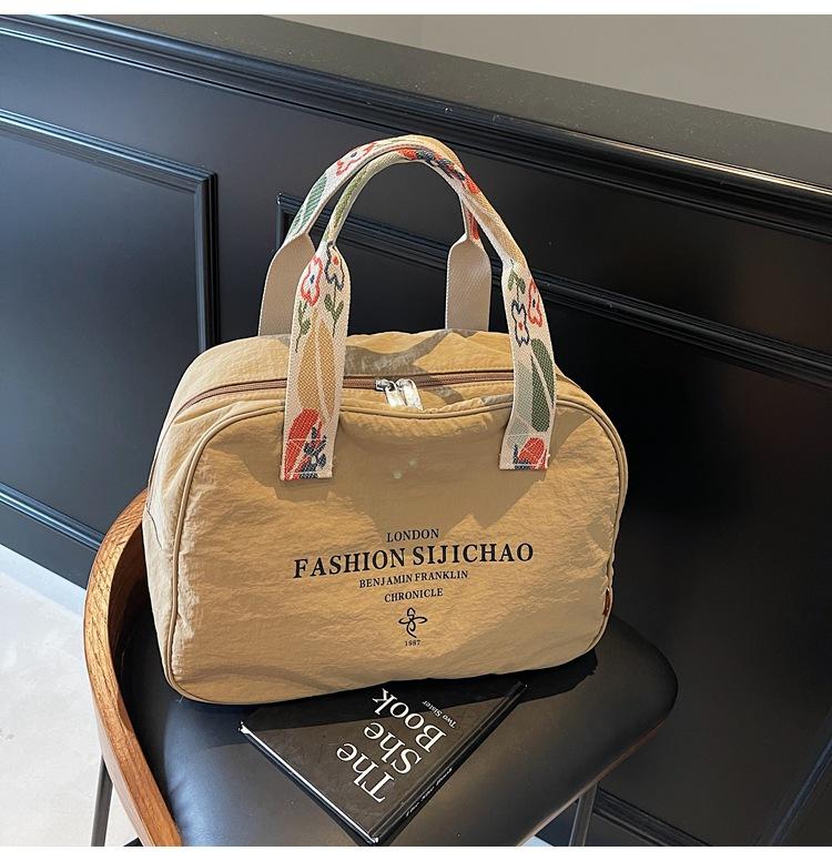 Принт нейлоновая дорожная сумка большой вместимости для деловых поездок Женская универсальная сумка для хранения Портативная и легкая наплечная сумка-подмышка хаки
Принт нейлоновая дорожная сумка большой вместимости для деловых поездок Женская универсальная сумка для хранения Портативная и легкая наплечная сумка-подмышка хаки