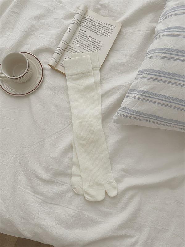26 Spring/Summer Miu Japanese Style Solid Color Vertical Stripe Split-Toe Mid-Calf Breathable Thin Socks One Size
26 Spring/Summer Miu Japanese Style Solid Color Vertical Stripe Split-Toe Mid-Calf Breathable Thin Socks One Size
