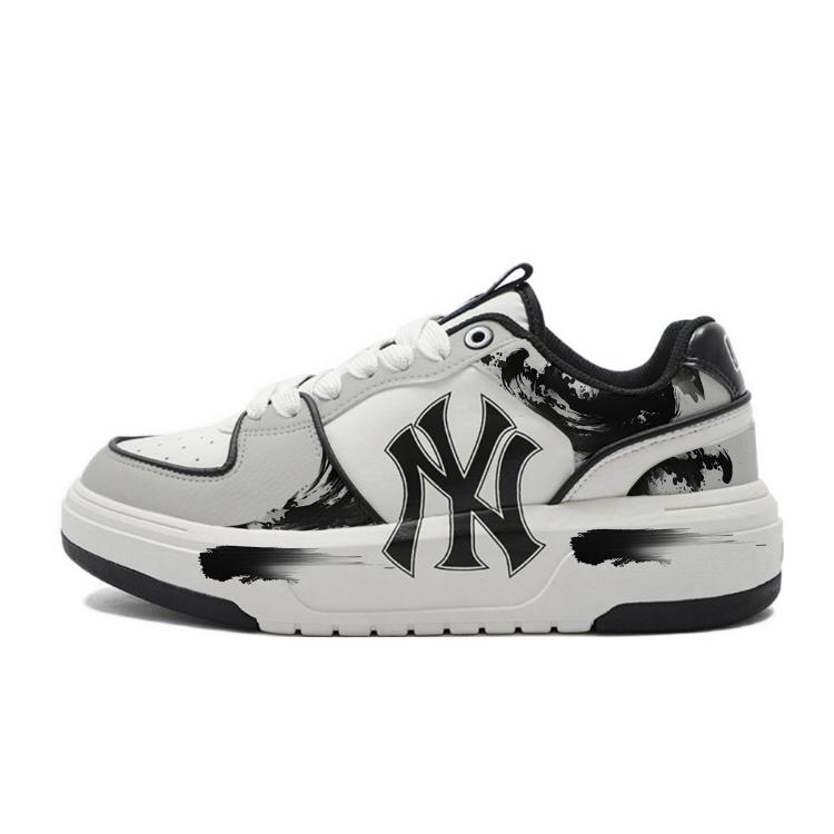 MLB Chunky Liner Slip Resistant Low top Skateboard Shoes Unisex Black White 3ASXCA12N-50WHS(Team1063-) 44
MLB Chunky Liner Slip Resistant Low top Skateboard Shoes Unisex Black White 3ASXCA12N-50WHS(Team1063-) 44
