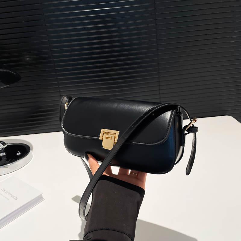 Fashion texture niche design messenger bag small bag women s new trendy women s shoulder personalized small square bag чёрный
Fashion texture niche design messenger bag small bag women s new trendy women s shoulder personalized small square bag чёрный