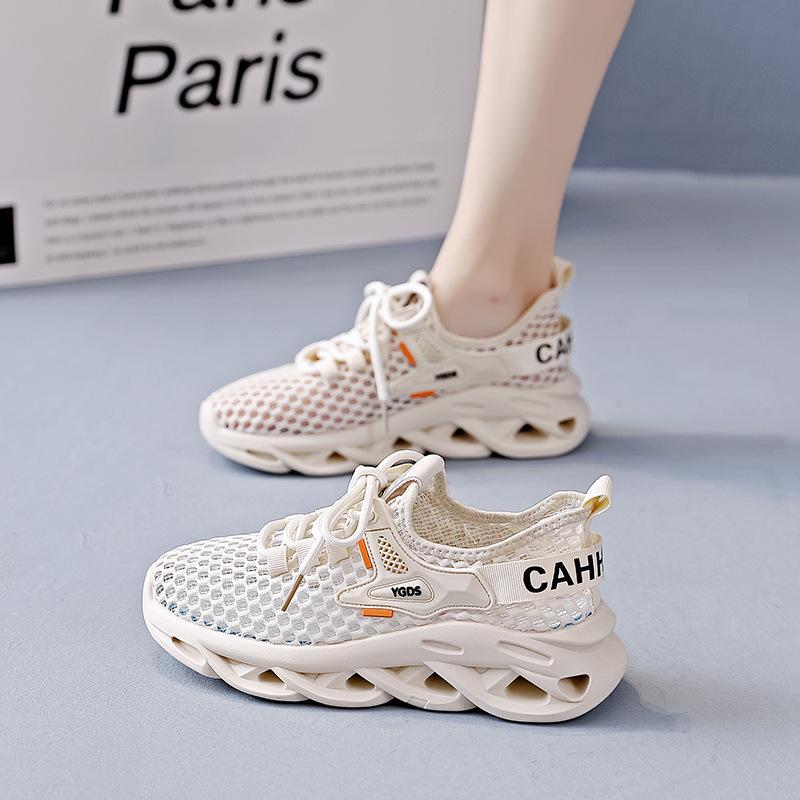 Flying woven shoes women s spring and summer non-slip sports shoes women s casual soft-soled mesh thin shoes mother walking single shoes DY901 40 білий
Flying woven shoes women s spring and summer non-slip sports shoes women s casual soft-soled mesh thin shoes mother walking single shoes DY901 40 білий