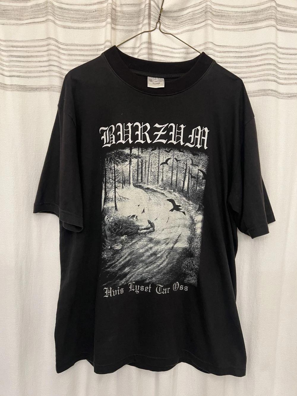 Vintage 1Burzum 1998 Hvis Lyset Tar Oss T-T-Shirt Reprint 2XL
Vintage 1Burzum 1998 Hvis Lyset Tar Oss T-T-Shirt Reprint 2XL