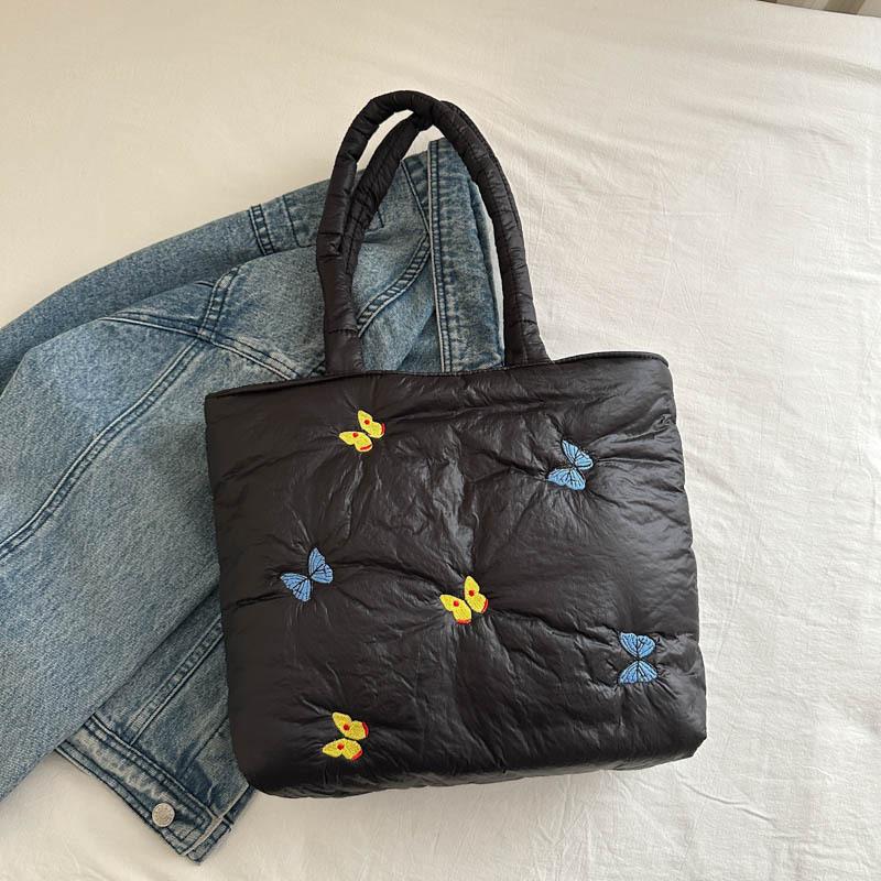 Вместительная плечевая сумка-тоут с высококачественной вышивкой бабочек с мягкой лицевой стороной, новая осенняя сумка для отдыха 2025 года чёрный