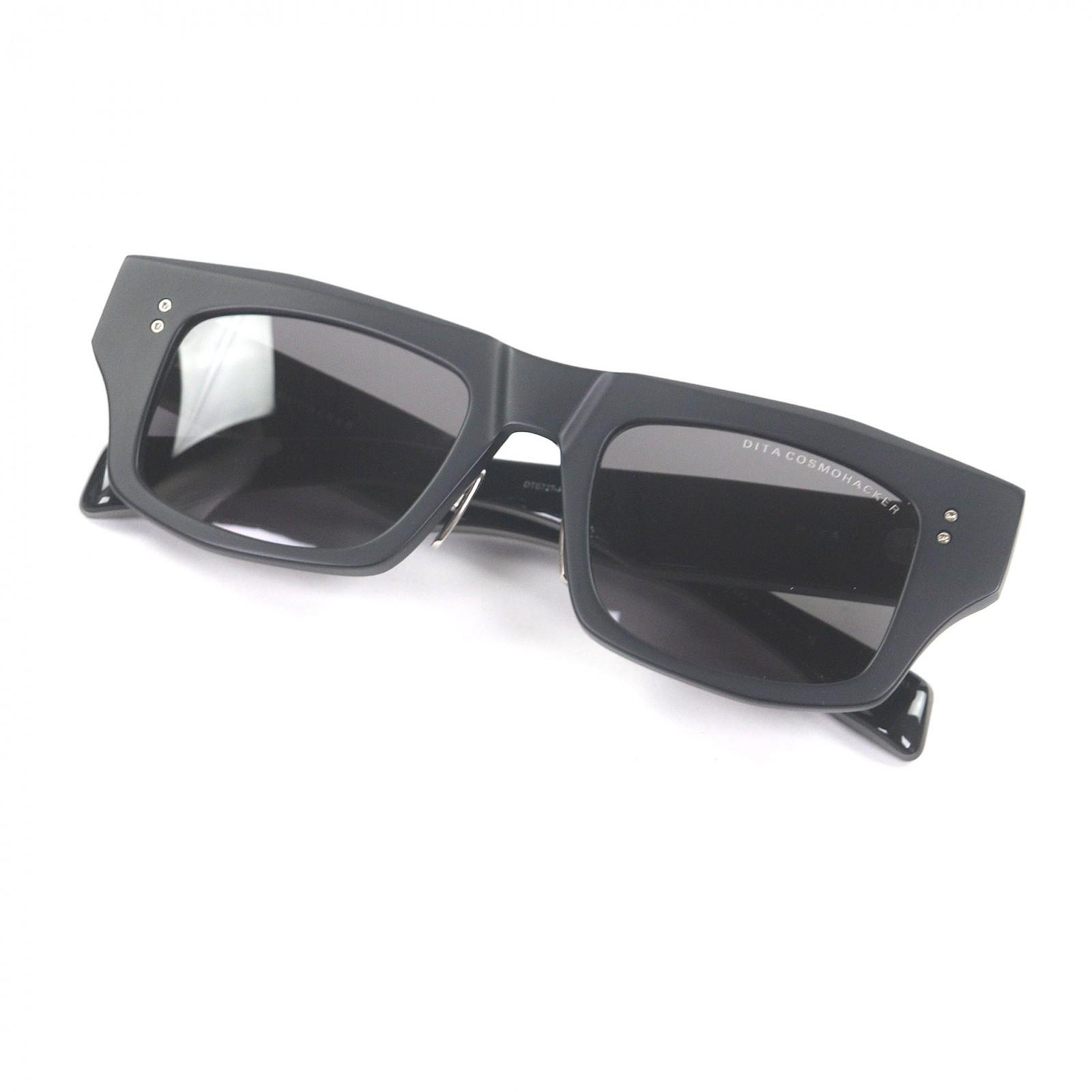 Pristine DITA sunglasses COSMOHACKER Matt black mens DTS727-A-01AF Used
Pristine DITA sunglasses COSMOHACKER Matt black mens DTS727-A-01AF Used
