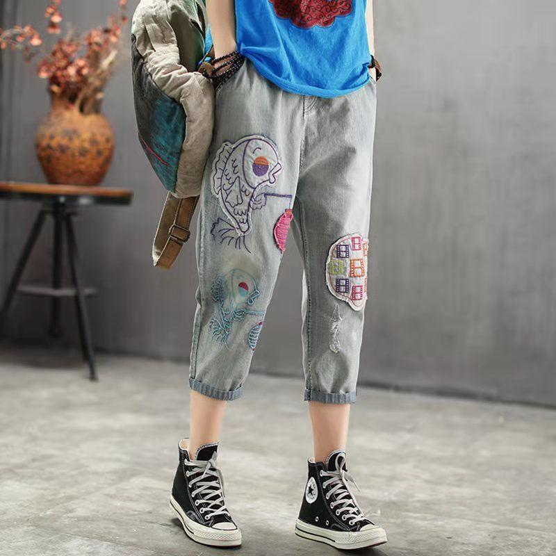 Укороченные брюки женские летние свободные джинсовые брюки-шаровары с эластичной резинкой на талии и вышивкой в тон, одинаковые по цвету XL Cropped trousers синий
Укороченные брюки женские летние свободные джинсовые брюки-шаровары с эластичной резинкой на талии и вышивкой в тон, одинаковые по цвету XL Cropped trousers синий