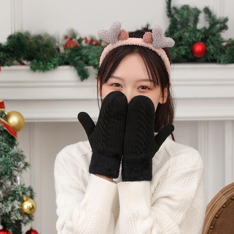 Новые плюшевые утолщенные теплые перчатки с пальцами, двухслойные утолщенные перчатки, ветрозащитные, милые, в корейском стиле, верблюжьи бархатные перчатки One Size
Новые плюшевые утолщенные теплые перчатки с пальцами, двухслойные утолщенные перчатки, ветрозащитные, милые, в корейском стиле, верблюжьи бархатные перчатки One Size