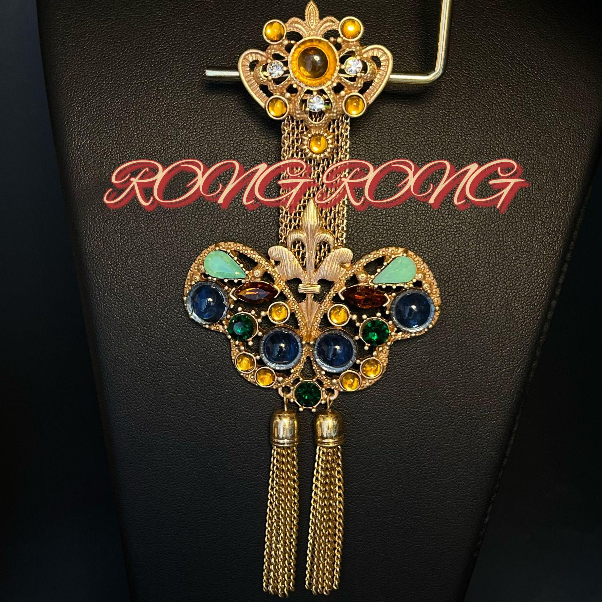 Middle Aged Vintage Jewelry High-quality Western Antique Brooch Isolated Item Palace Style Retro Clothing Accessories
Middle Aged Vintage Jewelry High-quality Western Antique Brooch Isolated Item Palace Style Retro Clothing Accessories