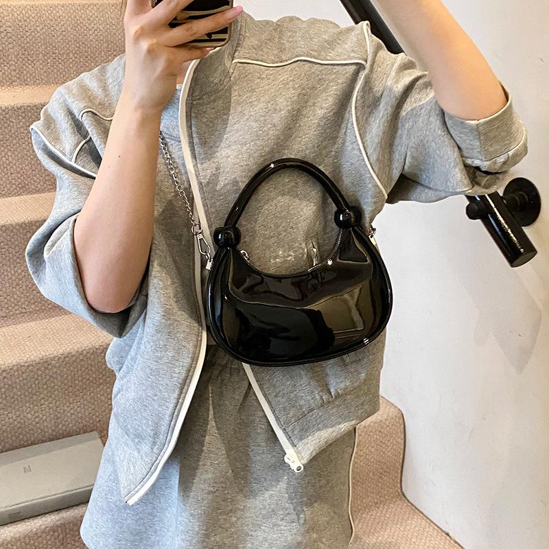 Chain handbag women s 2025 new modelSimple fashion casual small fresh retro niche shoulder messenger bag чорний
Chain handbag women s 2025 new modelSimple fashion casual small fresh retro niche shoulder messenger bag чорний