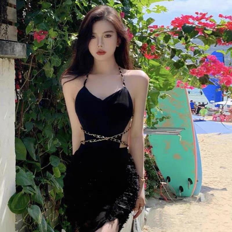 Celebrity-Inspired High-End Swimsuit Set: Backless Chain One-Piece & Two-Piece with Long Beach Dress M
Celebrity-Inspired High-End Swimsuit Set: Backless Chain One-Piece & Two-Piece with Long Beach Dress M