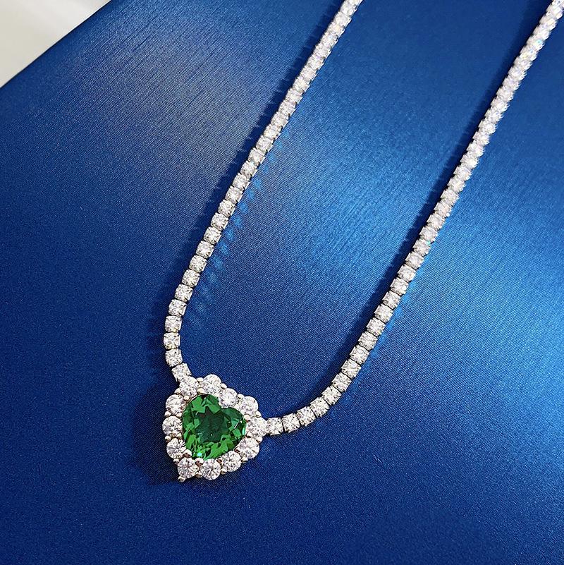 Серебряное ожерелье-подвеска в форме сердца из серебра 925 пробы с зеленым цирконом и рубином для женщин S925 Silver зелёный
Серебряное ожерелье-подвеска в форме сердца из серебра 925 пробы с зеленым цирконом и рубином для женщин S925 Silver зелёный