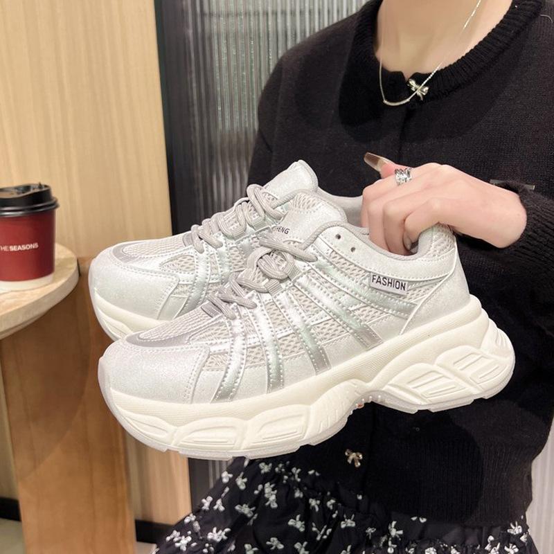 Модные серые туфли Paris, демонстрирующие ноги, на небольшой платформе, женские туфли для папы, новинка 2025 года, весна и осень, легкие, увеличивающие рост, спортивные туфли 35 серый
Модные серые туфли Paris, демонстрирующие ноги, на небольшой платформе, женские туфли для папы, новинка 2025 года, весна и осень, легкие, увеличивающие рост, спортивные туфли 35 серый