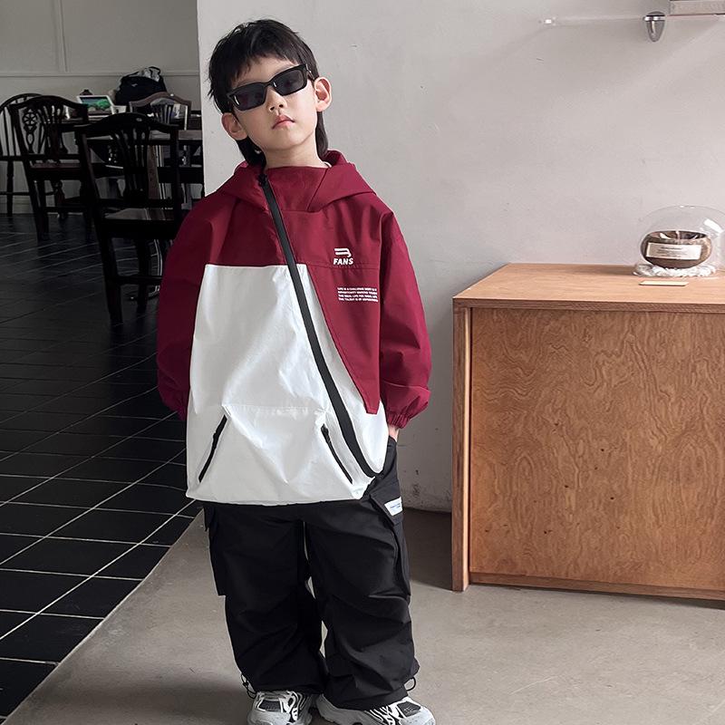 Осенняя распродажа: Детская ветровка с капюшоном в корейском стиле, с цветными блоками 160 cm кирпич красный
Осенняя распродажа: Детская ветровка с капюшоном в корейском стиле, с цветными блоками 160 cm кирпич красный
