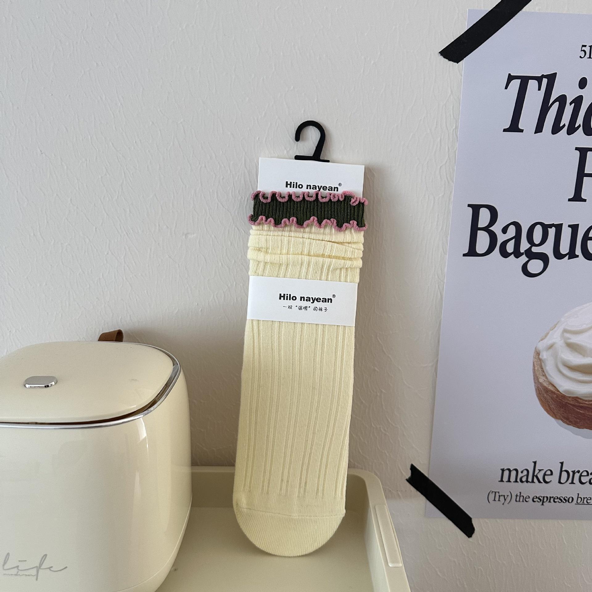 New Product Stacked Socks For Women Contrasting Color Fungus Edge Lace Combed Cotton Boneless Socks Socks One size fits all світло-жовтого кольору
New Product Stacked Socks For Women Contrasting Color Fungus Edge Lace Combed Cotton Boneless Socks Socks One size fits all світло-жовтого кольору