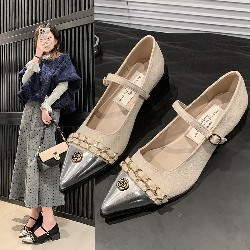 Premium temperament niche pointed single shoes women s 2025 new spring and summer retro thick heel French temperament medium heel evening shoes 35 чёрный
Premium temperament niche pointed single shoes women s 2025 new spring and summer retro thick heel French temperament medium heel evening shoes 35 чёрный