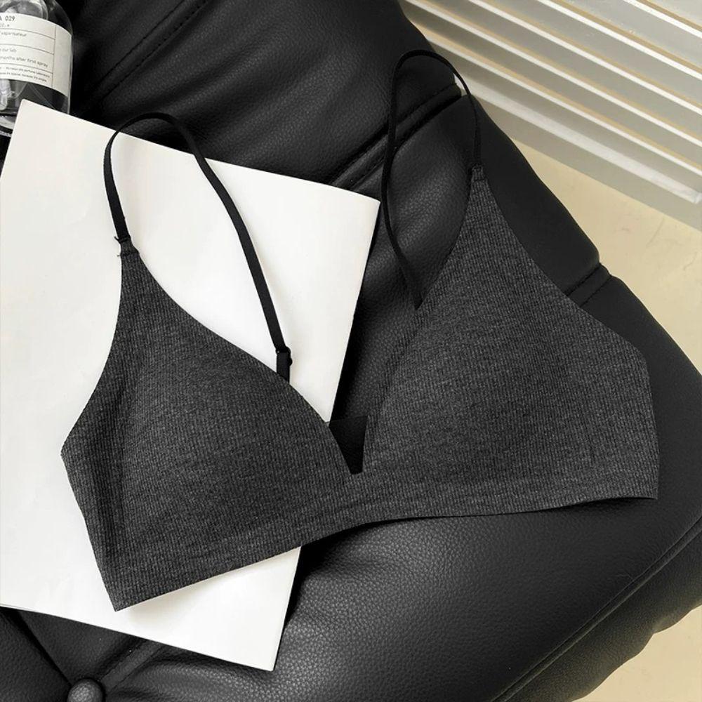 Французский бюстгальтер с треугольными чашками для женщин, для маленькой груди, пуш-ап, без зазоров, без косточек, бесшовный, удобный, едва ощутимый, без спинки 36/80
Французский бюстгальтер с треугольными чашками для женщин, для маленькой груди, пуш-ап, без зазоров, без косточек, бесшовный, удобный, едва ощутимый, без спинки 36/80