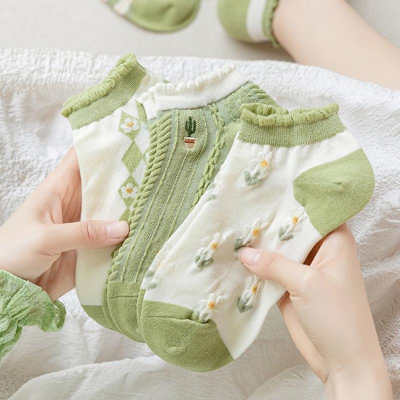 Ladies Summer Thin Simple and Comfortable with Sweet Small Fresh Light Mouth Green Socks 1 pair
Ladies Summer Thin Simple and Comfortable with Sweet Small Fresh Light Mouth Green Socks 1 pair
