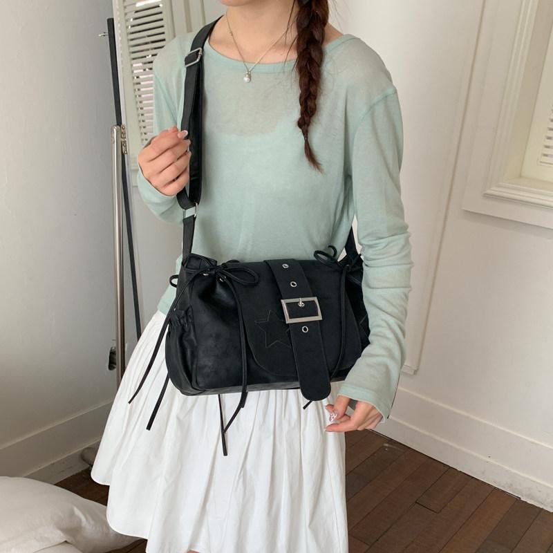 Korean-style sweet and cool underarm bag for women2026New high-end niche handbag, shoulder bag, crossbody bag, fashiable biker чёрный
Korean-style sweet and cool underarm bag for women2026New high-end niche handbag, shoulder bag, crossbody bag, fashiable biker чёрный