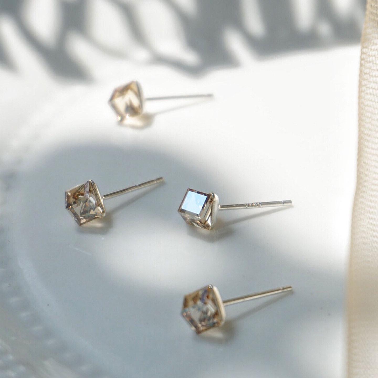 S925 Sterling Silver Mini Square Stud Earrings - Stylish & Versatile Jewelry 925 Silver
S925 Sterling Silver Mini Square Stud Earrings - Stylish & Versatile Jewelry 925 Silver