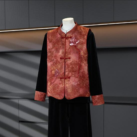 2026 Elegant Chinese Style Velvet Vest Set with Embroidery & Frog Buttons - Slimming, Age-Reducing Three-Piece Mother s Wear XXXL
2026 Elegant Chinese Style Velvet Vest Set with Embroidery & Frog Buttons - Slimming, Age-Reducing Three-Piece Mother s Wear XXXL