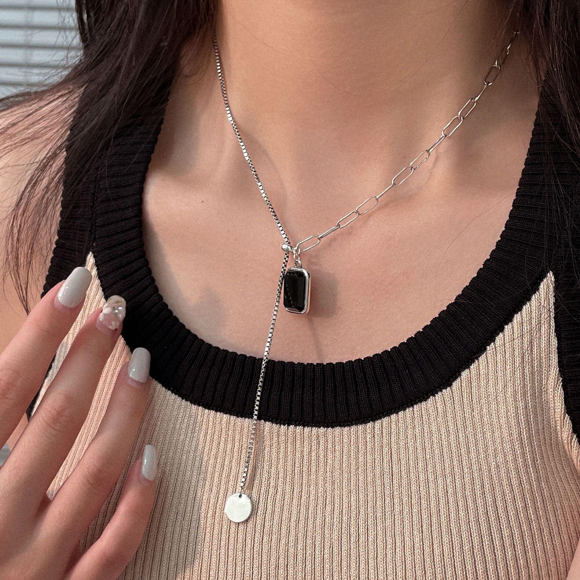 Yinruitai S925 Sterling Silver Zirconia Pull-Through Clavicle Necklace - Unique Korean Summer Design for Women Model B - Weight 9.6g
Yinruitai S925 Sterling Silver Zirconia Pull-Through Clavicle Necklace - Unique Korean Summer Design for Women Model B - Weight 9.6g