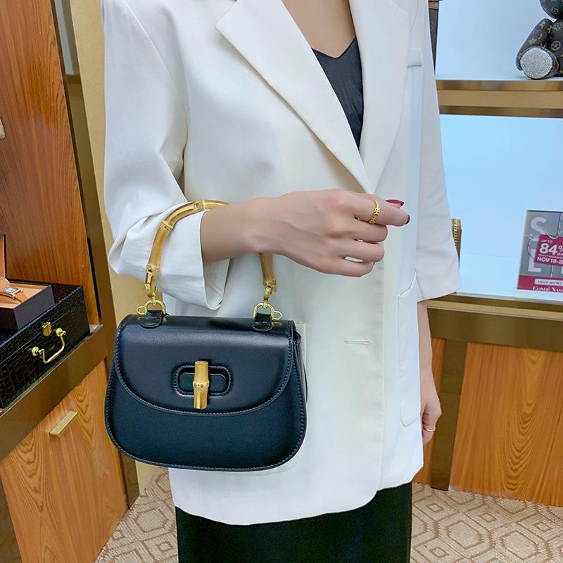 2026 New High-end Bamboo Saddle Bag, Women s Leather Retro Fashi Handbag, Women s Versatile Commuting Crossbody Bag чёрный
2026 New High-end Bamboo Saddle Bag, Women s Leather Retro Fashi Handbag, Women s Versatile Commuting Crossbody Bag чёрный