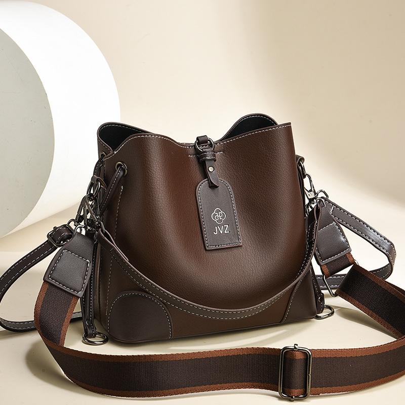 Сумка-ведро Douyin женская модная сумка большой вместимости 2025 новая простая текстурная сумка на одно плечо через плечо женская сумка тренд
Сумка-ведро Douyin женская модная сумка большой вместимости 2025 новая простая текстурная сумка на одно плечо через плечо женская сумка тренд