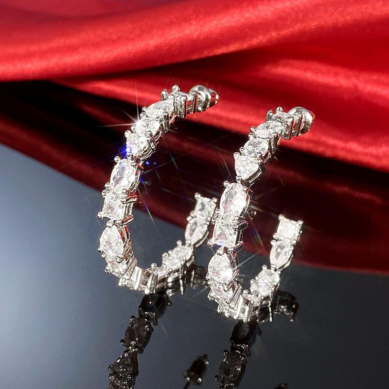 Huitan Luxury Paved Cubic Zirconia Big Circle Hoop Earrings for Women Copper Plated Modern Fashion Lady s Accessories OL Zircon
Huitan Luxury Paved Cubic Zirconia Big Circle Hoop Earrings for Women Copper Plated Modern Fashion Lady s Accessories OL Zircon