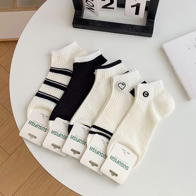 Female Spring and Summer Style Striped Embroidery Letters Casual All Mesh Breathable Sweat Socks 1 pair
Female Spring and Summer Style Striped Embroidery Letters Casual All Mesh Breathable Sweat Socks 1 pair