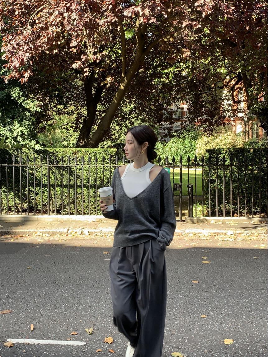 In-Stock Korean Chic V-Neck Sweater & Vest Two-Piece Set for Spring & Autumn One Size
In-Stock Korean Chic V-Neck Sweater & Vest Two-Piece Set for Spring & Autumn One Size