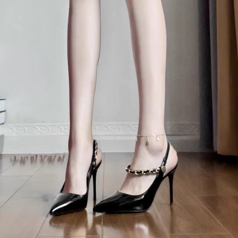 Fashion 2025 New Patent Leather Chain Sexy Pointed Toe Shallow Mouth Stiletto High Heels Women s Baotou Sandals 34
Fashion 2025 New Patent Leather Chain Sexy Pointed Toe Shallow Mouth Stiletto High Heels Women s Baotou Sandals 34