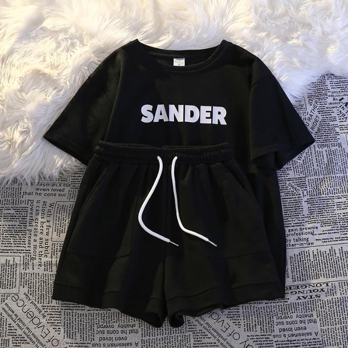 Loose Plus Size Women s Casual Sportswear Set - Short Sleeve Printed Two-Piece M чорний
Loose Plus Size Women s Casual Sportswear Set - Short Sleeve Printed Two-Piece M чорний