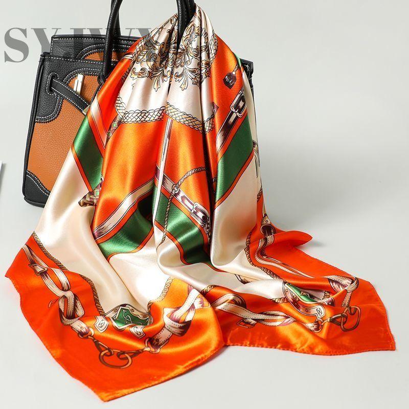 Silk scarf One Size
Silk scarf One Size