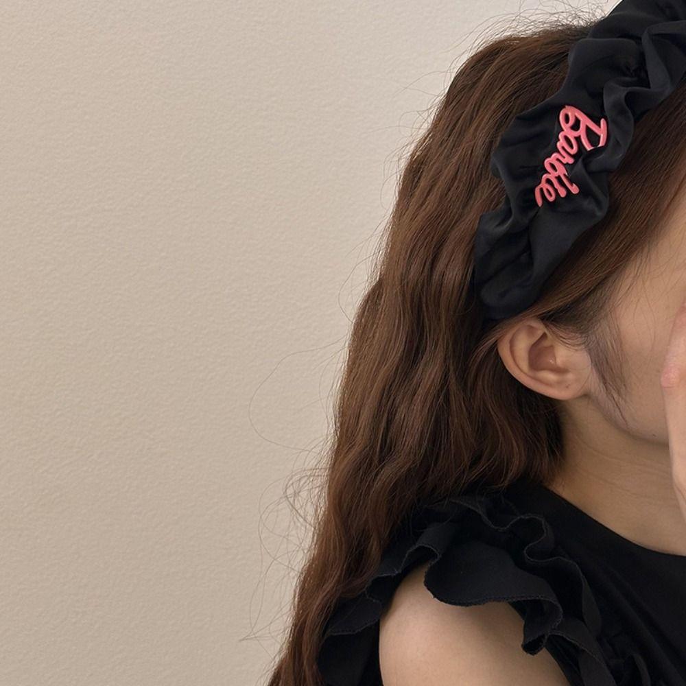 Soft Pleated Lace Headband Rhinestone Sweet Hair Hoop Wide-brimmed Wrinkled Hair Hoop Bride
Soft Pleated Lace Headband Rhinestone Sweet Hair Hoop Wide-brimmed Wrinkled Hair Hoop Bride