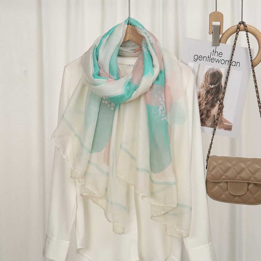 New Watercolor Printed Shawl Hijabs Soft Breathable Headscarf Long Shawl
New Watercolor Printed Shawl Hijabs Soft Breathable Headscarf Long Shawl