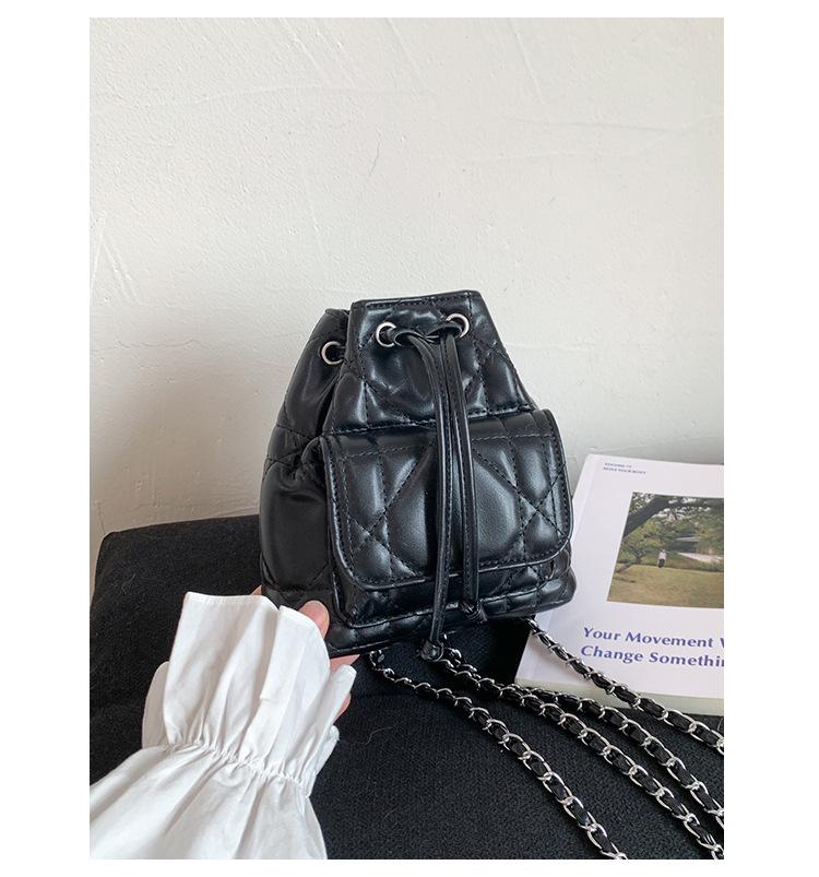 Versatile fashion Xiaoxiangfeng backpack women s 2025 new sweet diamond chain shoulder bucket bag travel bag чёрный
Versatile fashion Xiaoxiangfeng backpack women s 2025 new sweet diamond chain shoulder bucket bag travel bag чёрный