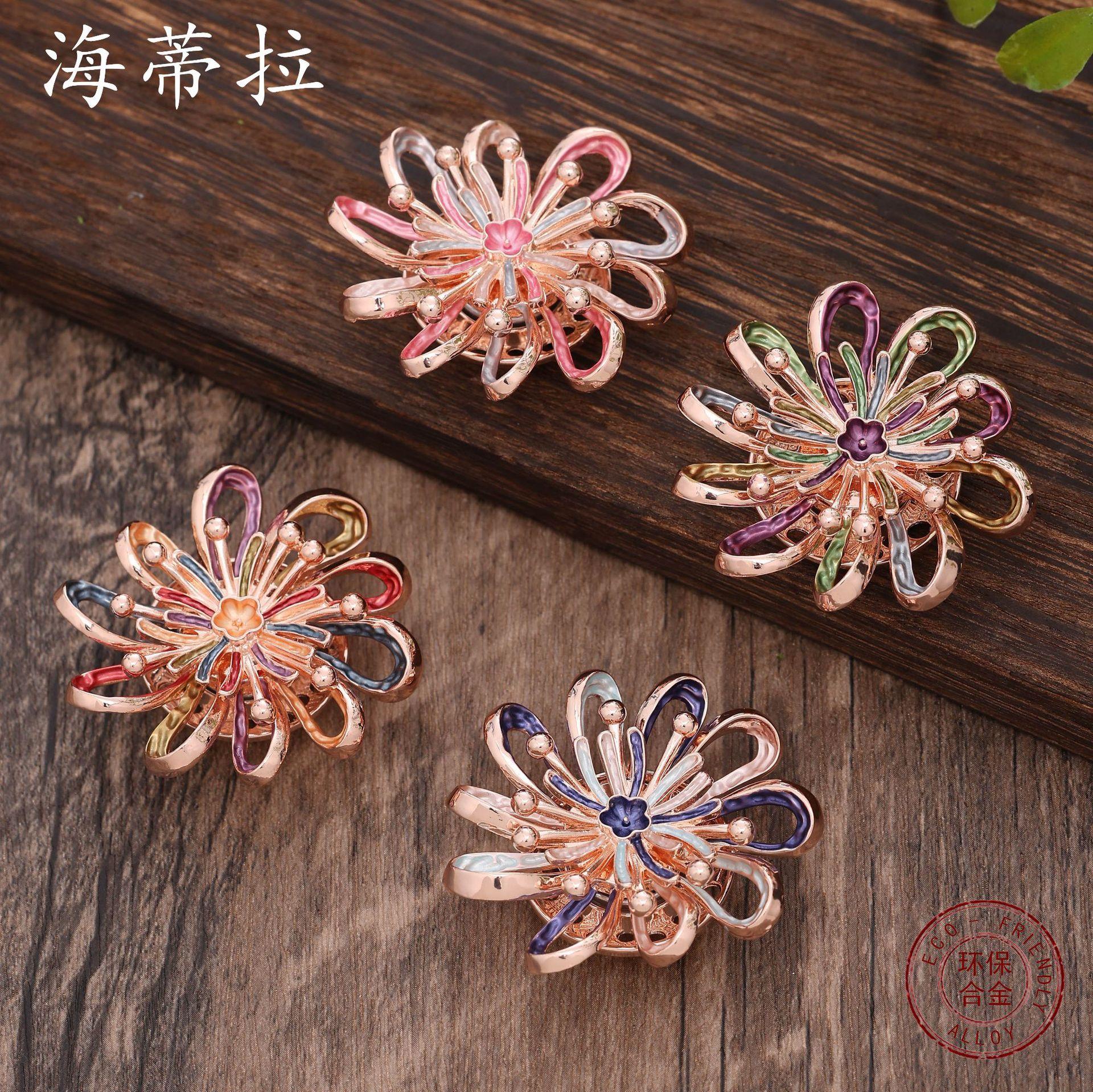 New color painting oil other side flower magnetic brooch, geometric hollow women s banquet advanced brooch magnetic attraction
New color painting oil other side flower magnetic brooch, geometric hollow women s banquet advanced brooch magnetic attraction