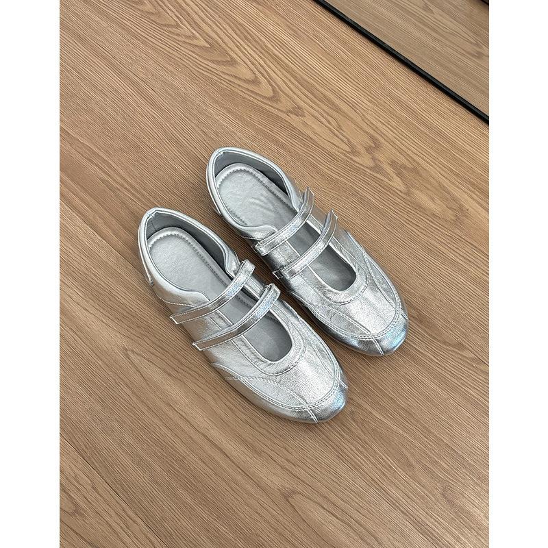 Cowhide Flat Silver Mary Jane Shoes Women s Leather Retro Velcro Ballet Single Shoes Casual Sports 35
Cowhide Flat Silver Mary Jane Shoes Women s Leather Retro Velcro Ballet Single Shoes Casual Sports 35